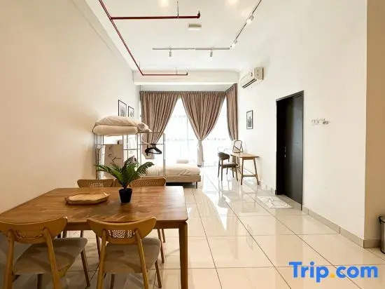 KL35 Studio @ 3 Towers/Jln Ampang (3pax)