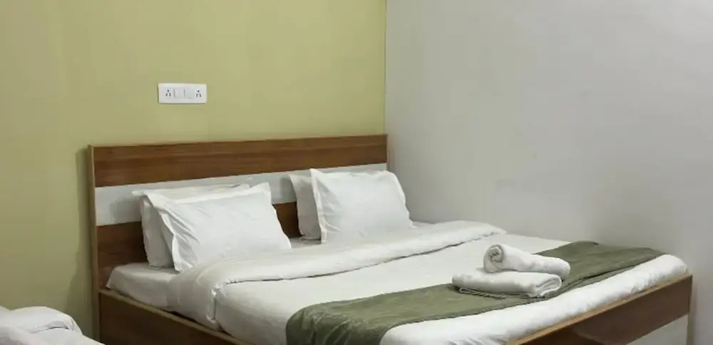 Hotel Rest and Bite