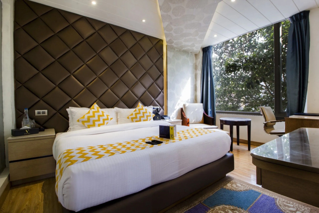 FabHotel V Hotel Hazratganj