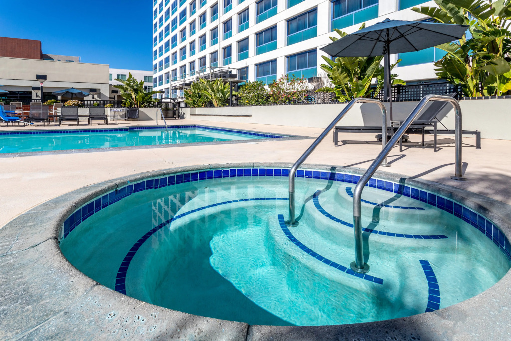 Crowne Plaza Hotel Los Angeles Harbor by IHG