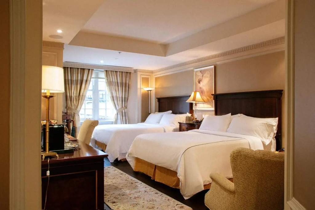 Windsor Arms Hotel