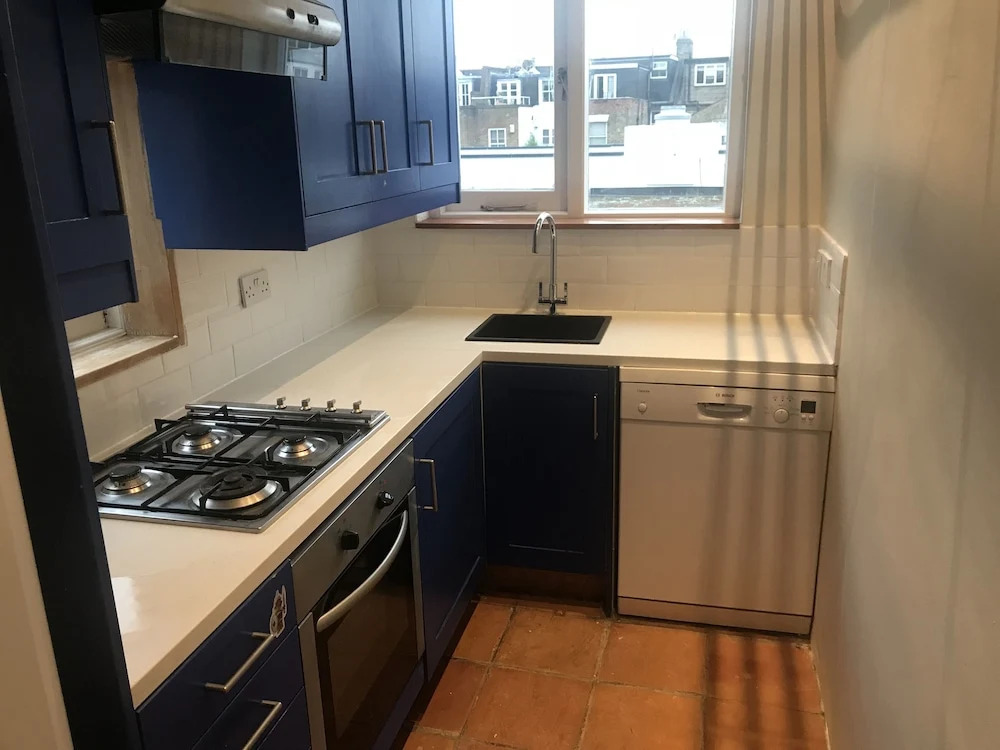 Wix's Lane 3 bed Apartment
