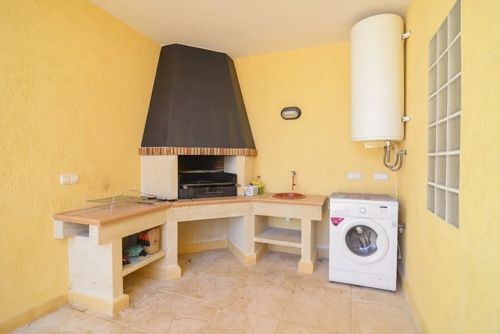 Bungalow - 4 Bedrooms with Pool and WiFi - 104998