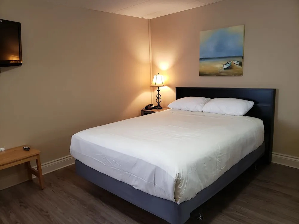 Parlee Beach Motel