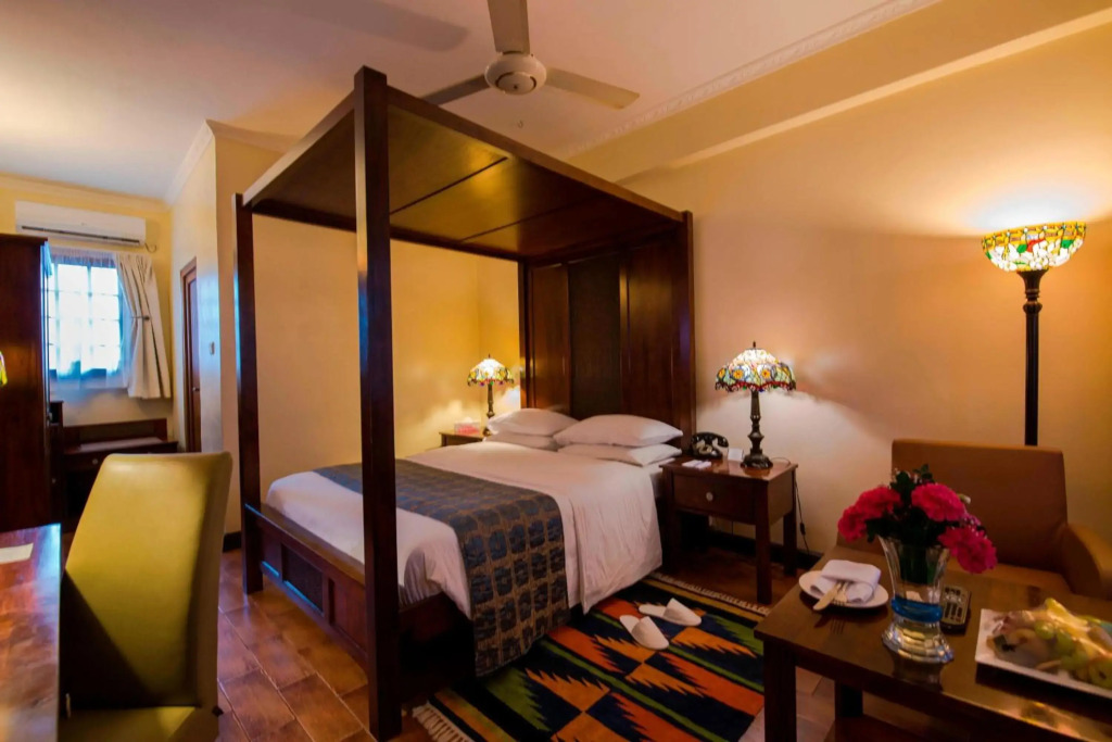 Отель Protea by Marriott Dar es Salaam Courtyard