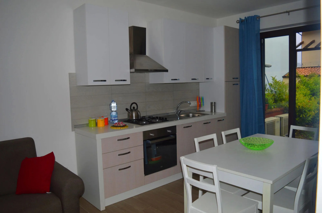 Emma's Apartments