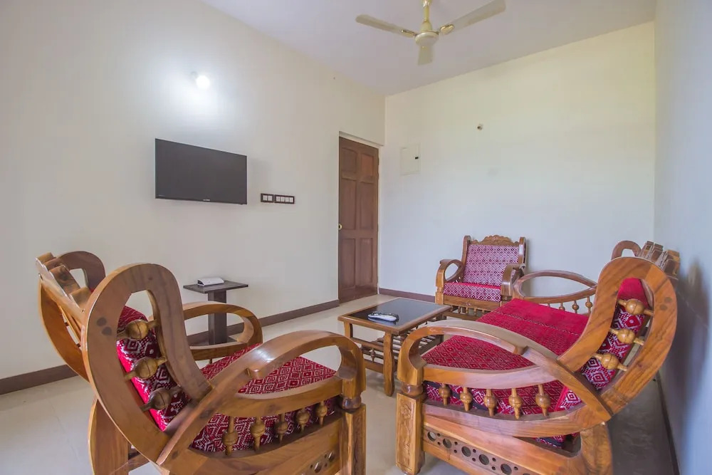 OYO 19954 Home Breezy 2BHK Fatrade