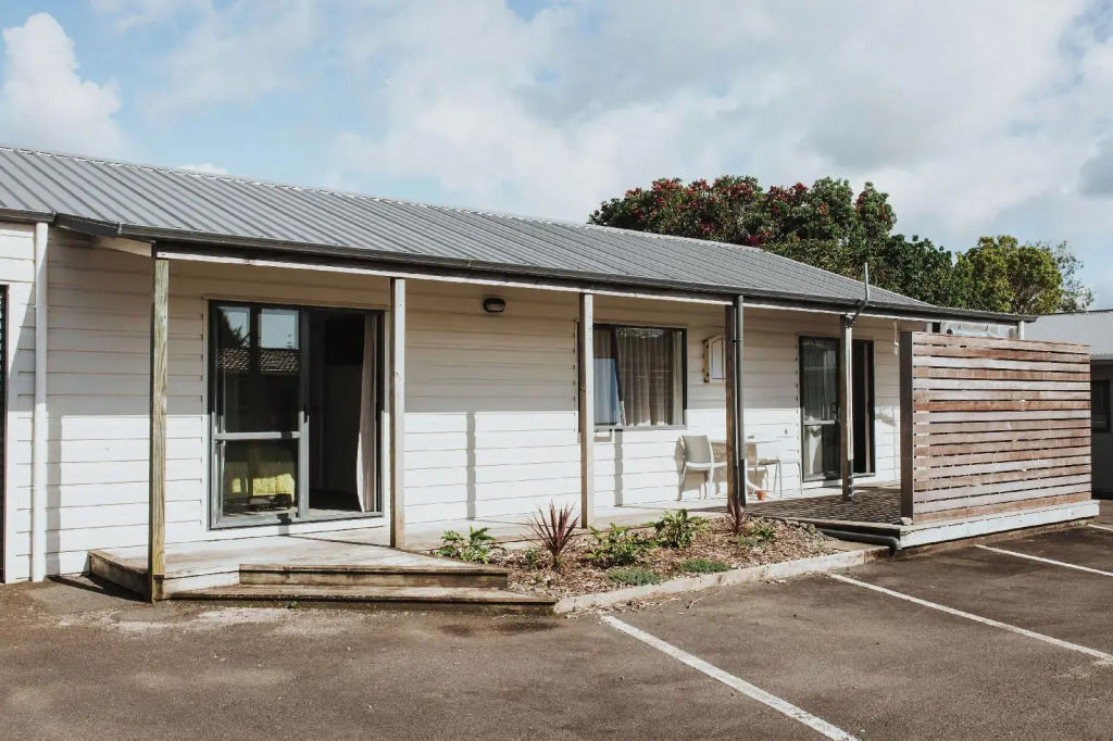 Peninsula Motel