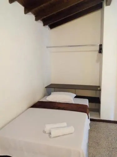 Hostal La 72