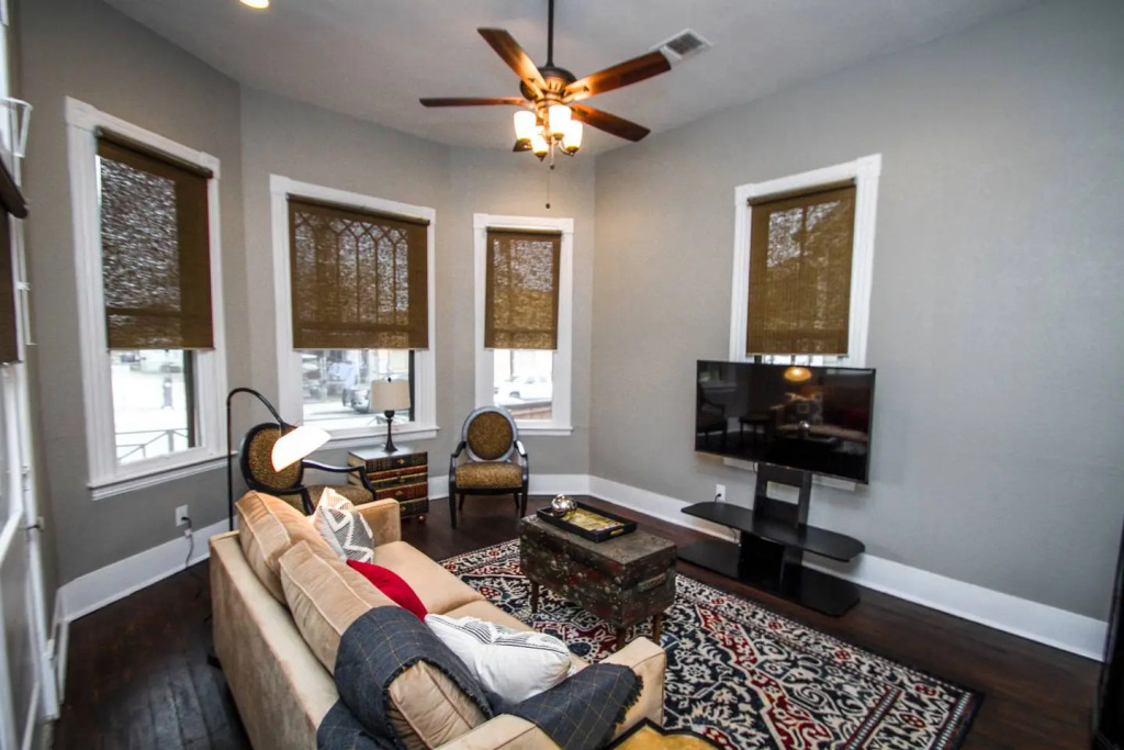 Restored Historic 2br/1.5ba House Near Downtown