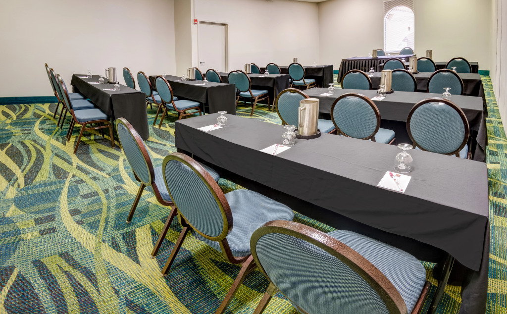 Midpointe Hotel by Rosen Hotels & Resorts
