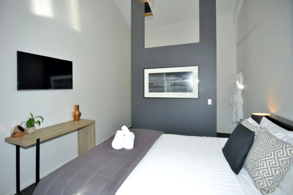 Southwark Hotel & Apartments