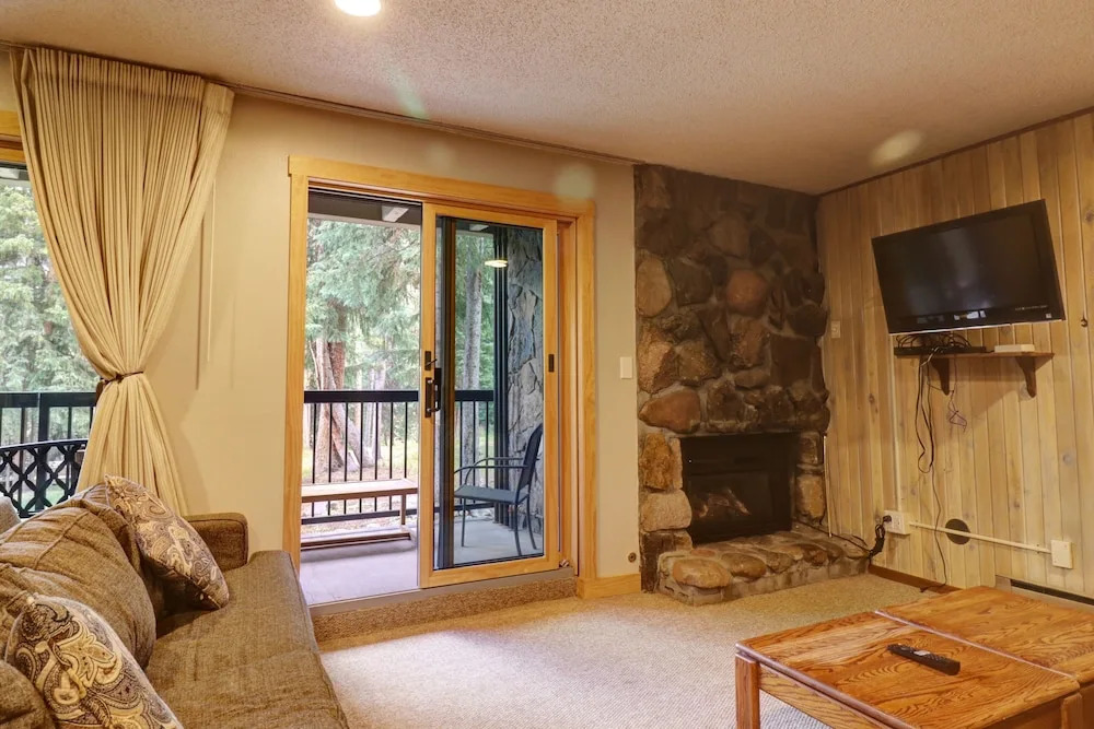 CM336 Copper Mtn Inn by RedAwning