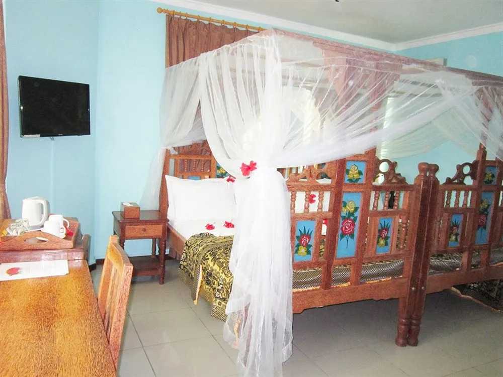 Hifadhi Hotel