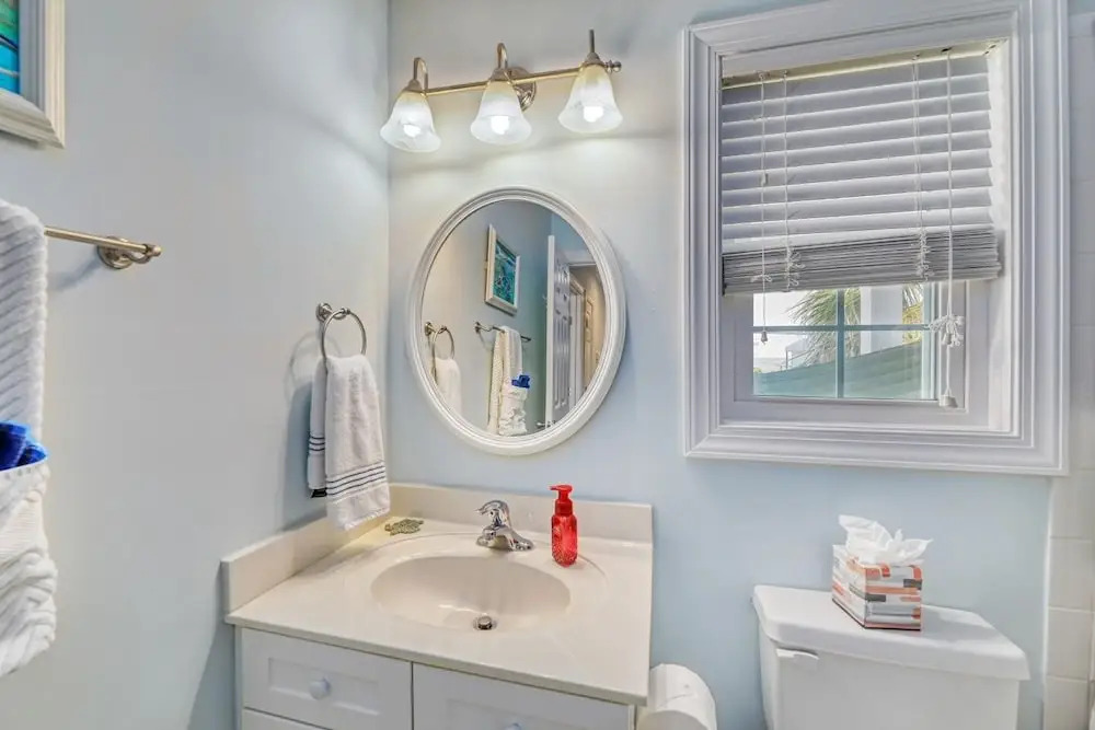 Beach Bliss: 4br Beach Access Kayak Wi-fi 4 Bedroom Home by RedAwning