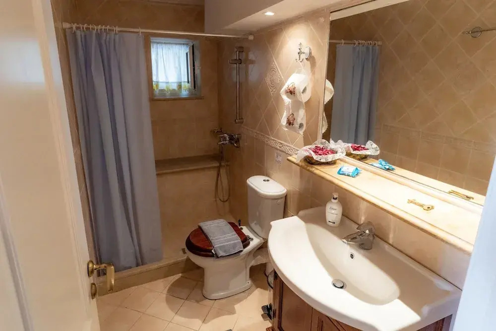 Peris Independent Stone Apartment for 3