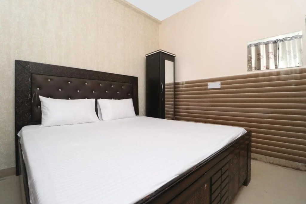 Oyo Flagship 701061 Hotel Arya