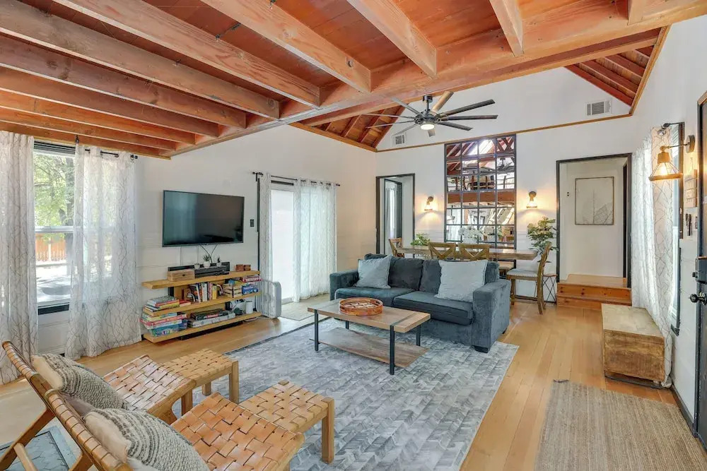 2 Mi to Big Bear Lake: Cabin w/ Game Room
