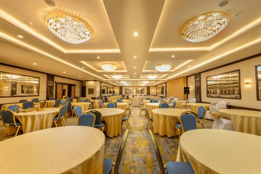 Sarwat Park Hotel