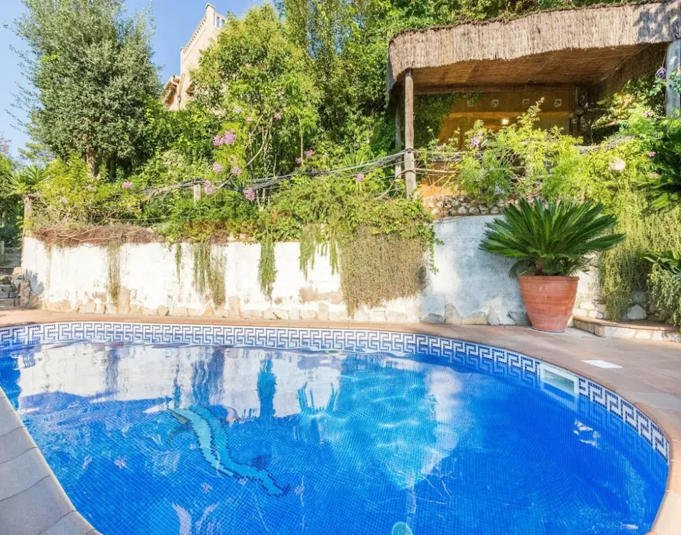 4 Bedroom House With Private Pool