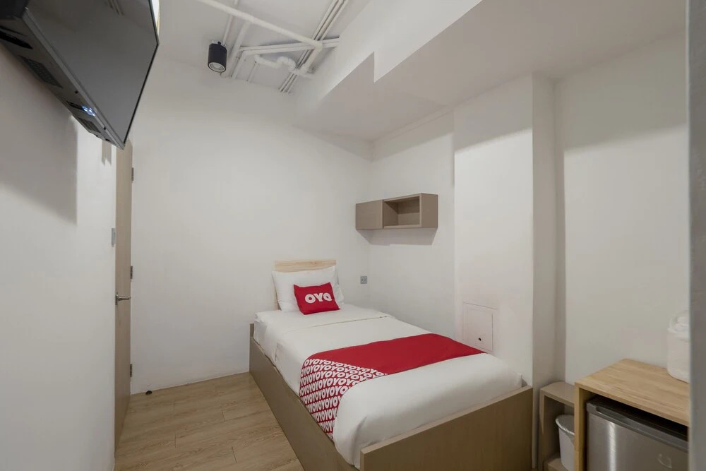 OYO 982 Charurat Suite​