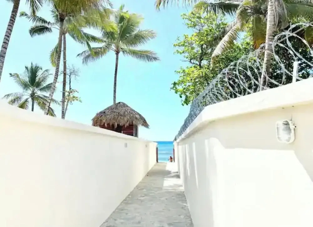 Juan Dolió, Guayacanes, San Pedro de Macorís 203-D