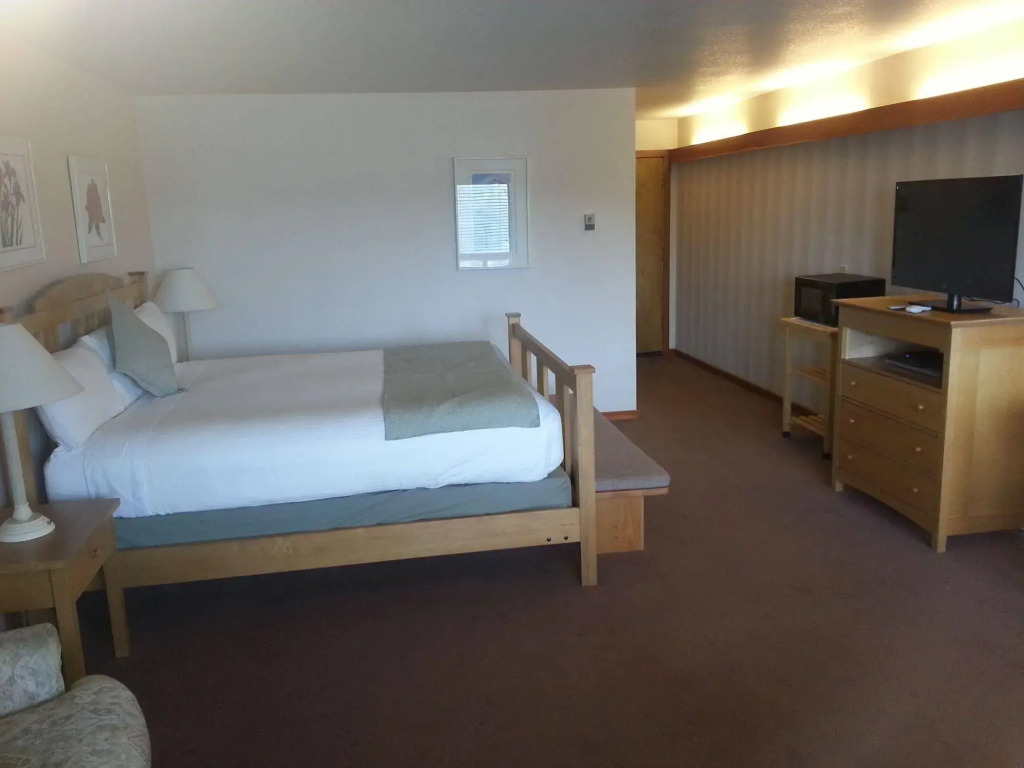 Harbor Lite Lodge
