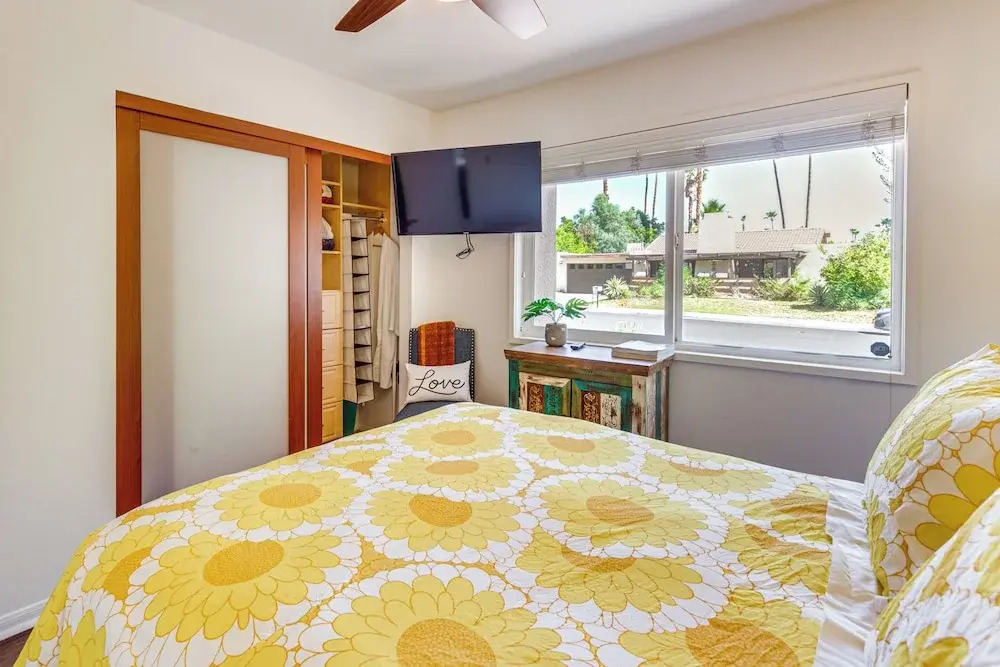 Private Pool & Putting Green: Palm Springs Home!