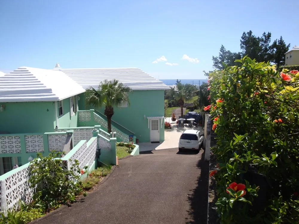 6 Cloverdale Close