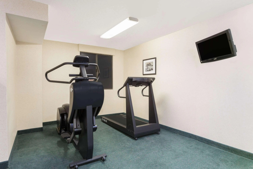 Crystal Inn Hotel & Suites