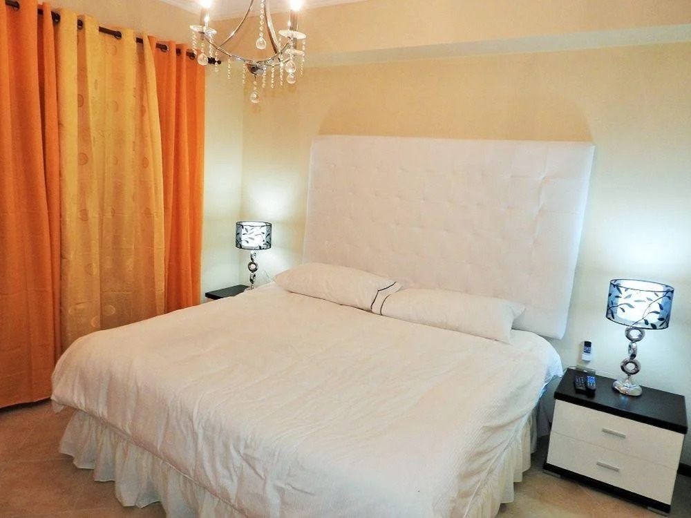 Gold Coast Luxurious and Stylish Condo