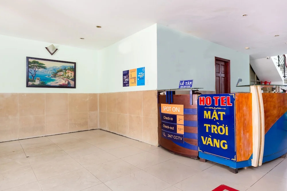 OYO 752 Mat Troi Vang
