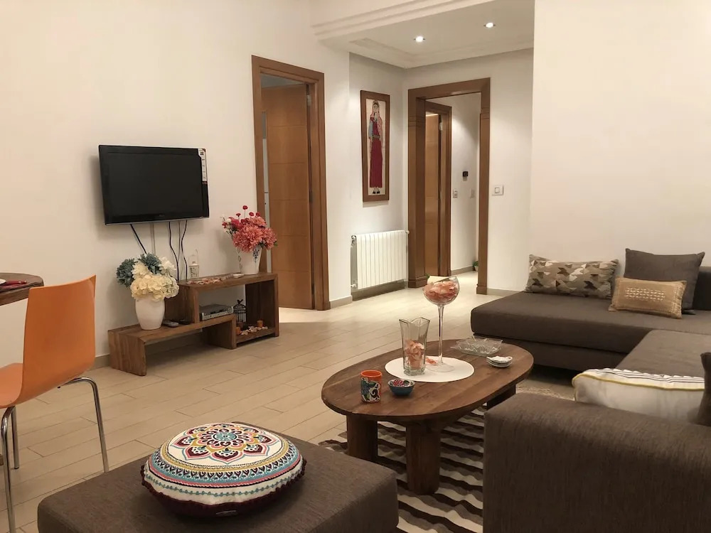 Spacious & Secure & Jacuzzi