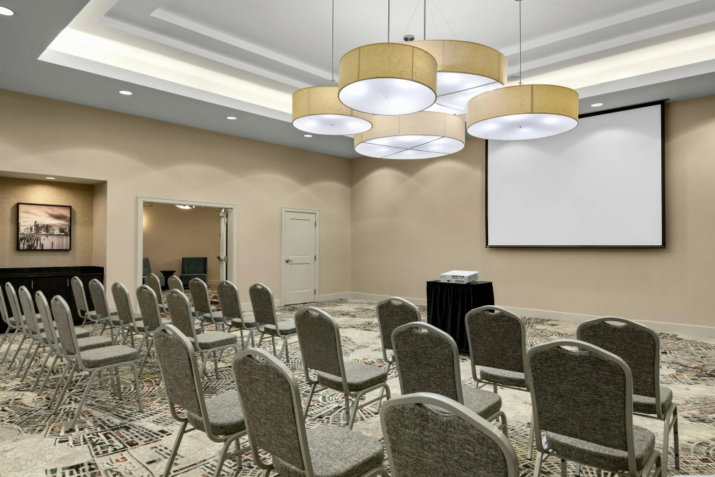Embassy Suites by Hilton Newark Airport