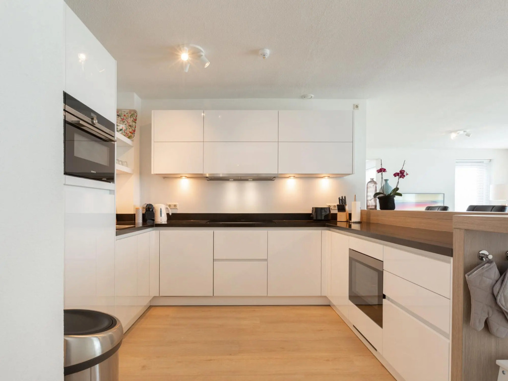Spacious Apartment in Den Haag near Seabeach