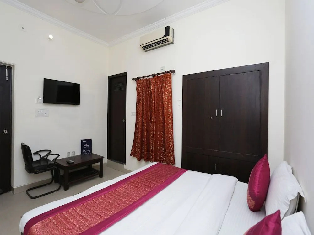 OYO 12868 Hotel City Lite
