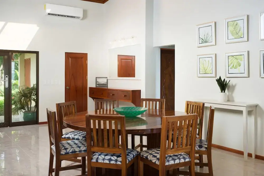 Casa Woodbine Beachfront House