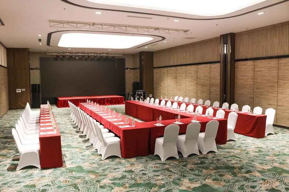 Muong Thanh Luxury Ha Long Centre Hotel