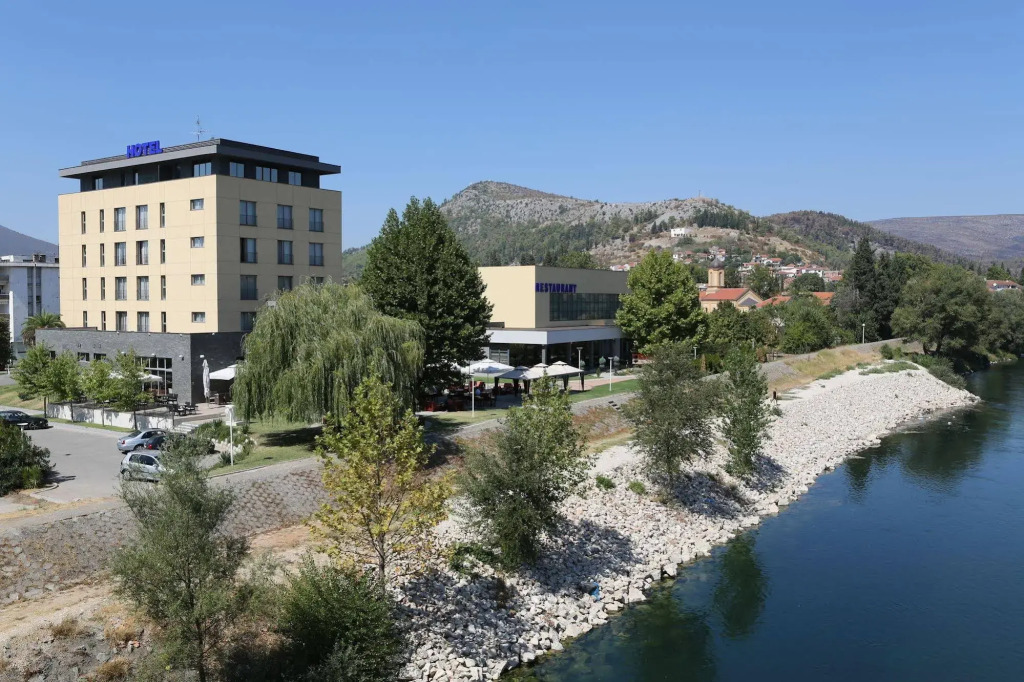 Hotel Mogorjelo
