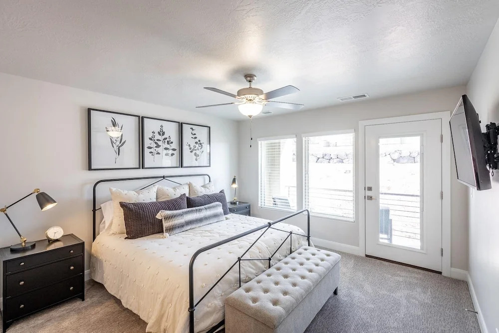 Canyon Crest Escape
