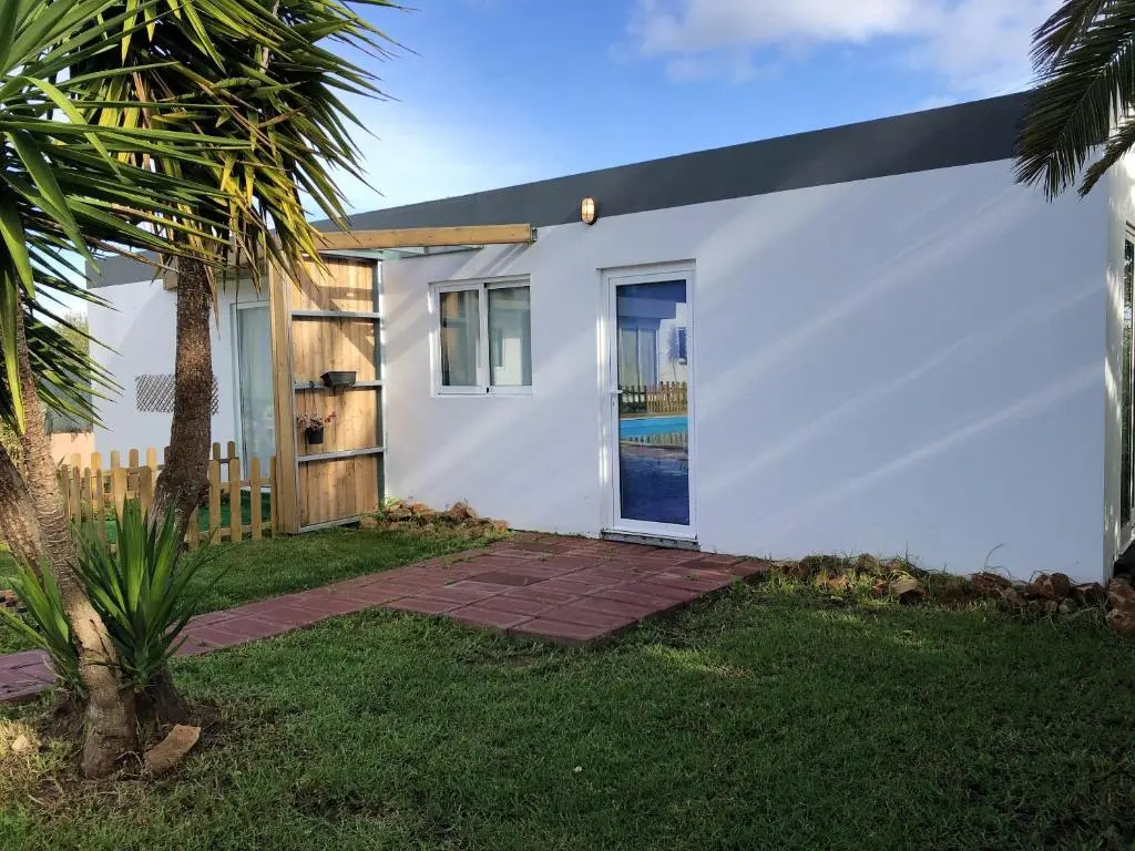 One bedroom bungalow with shared pool enclosed garden and wifi at Silves