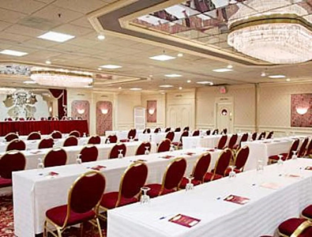 Holiday Inn Newark International Airport