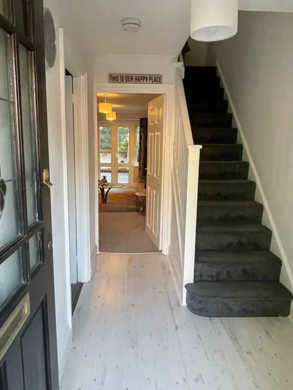 Lovely 2-bed House in Rochester