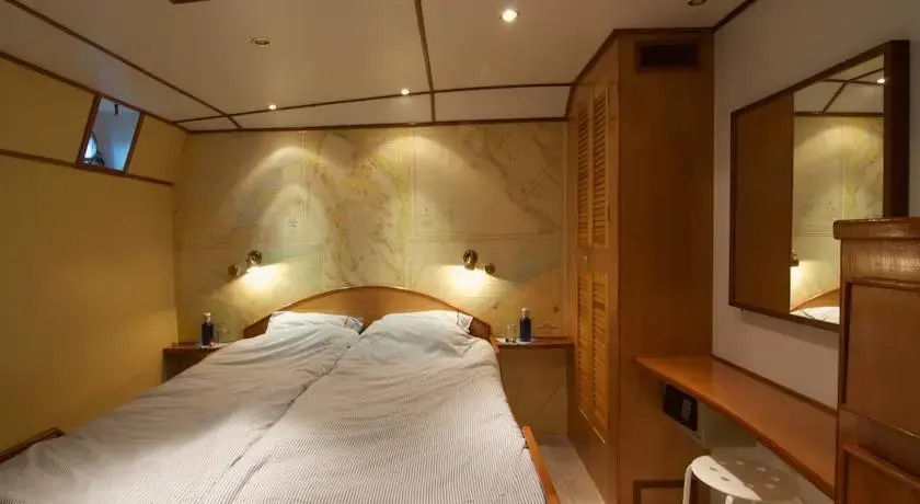 B&B Boat St. Katharine Barcelona