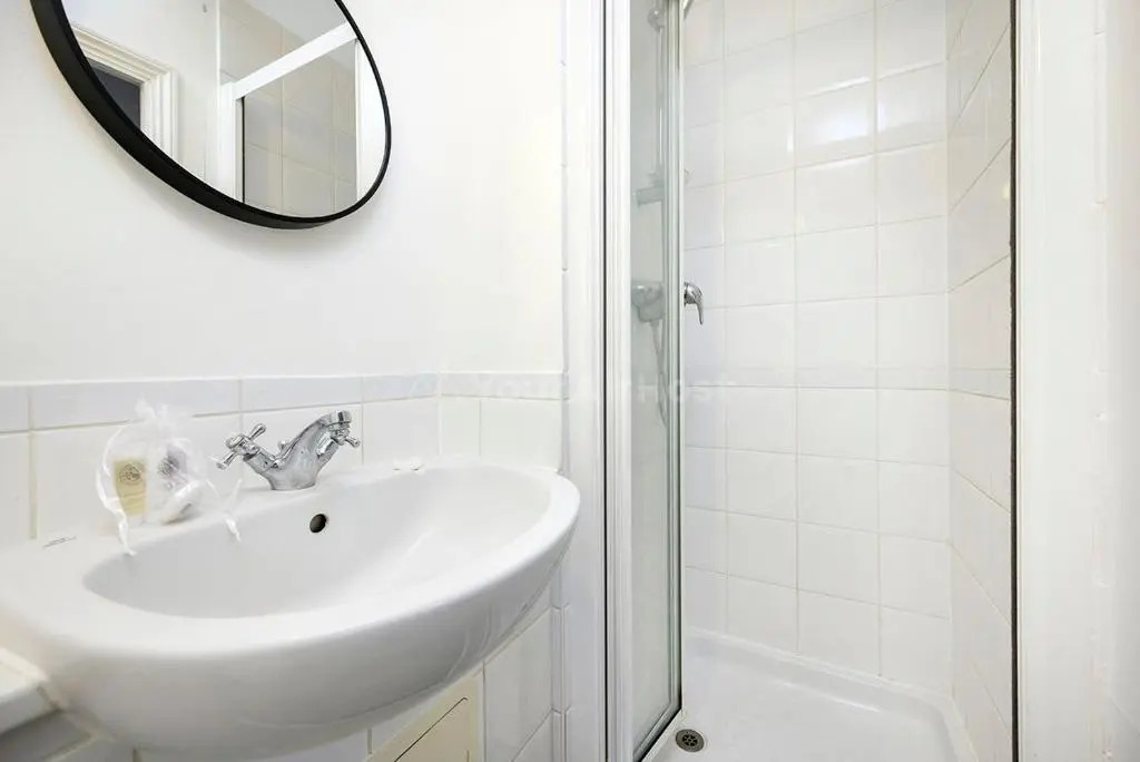 Modern 2 bed apartment in Croydon