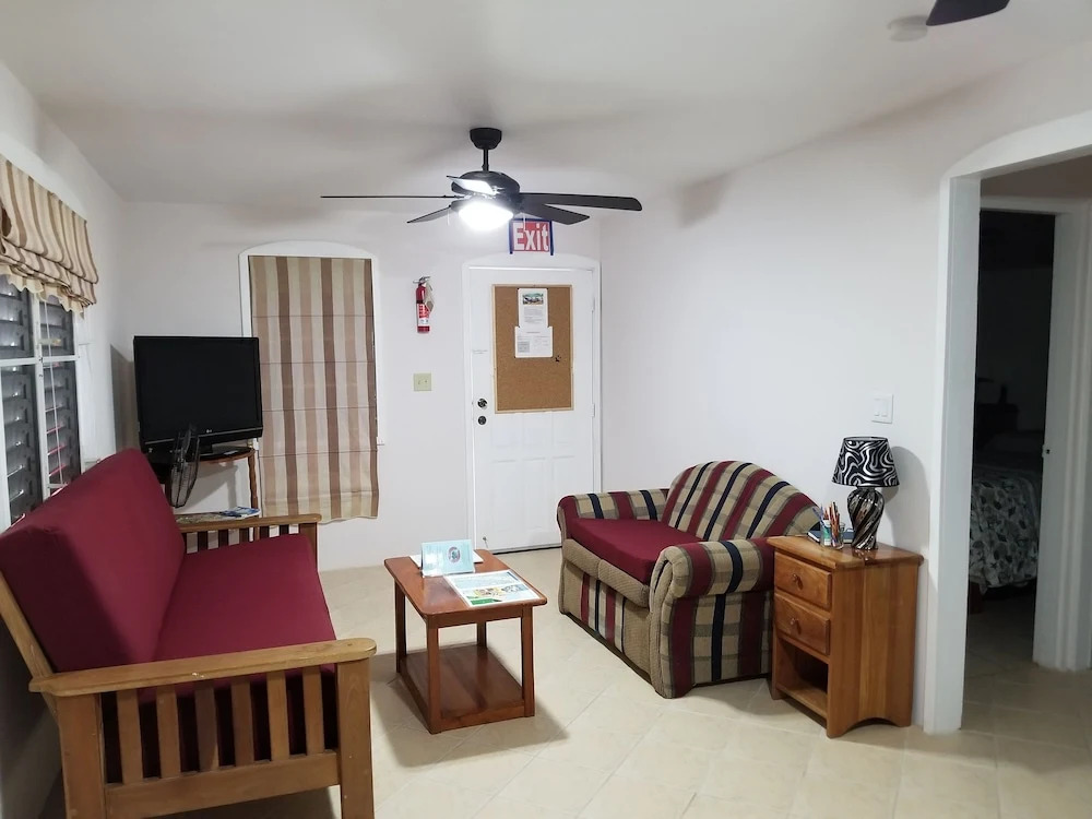 Canuck Cottage Two Bedroom House