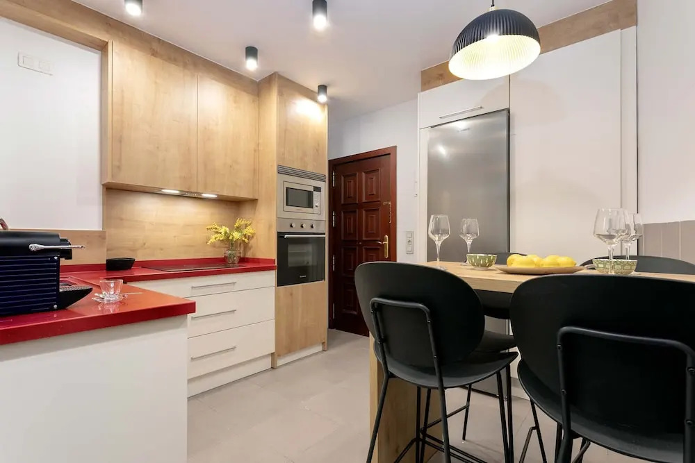Luxury Apartment in City Center Puerta Real II