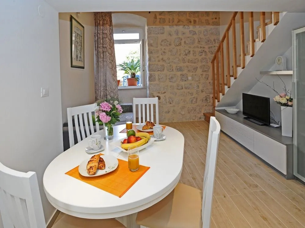 Atento Apartments