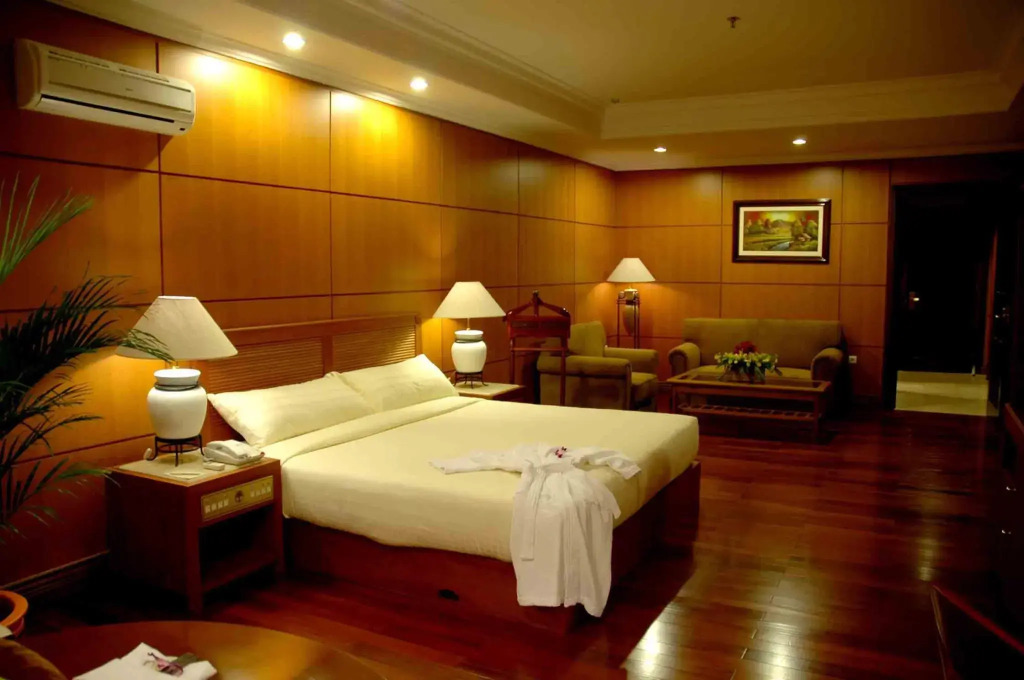 Royal Senyiur Hotel