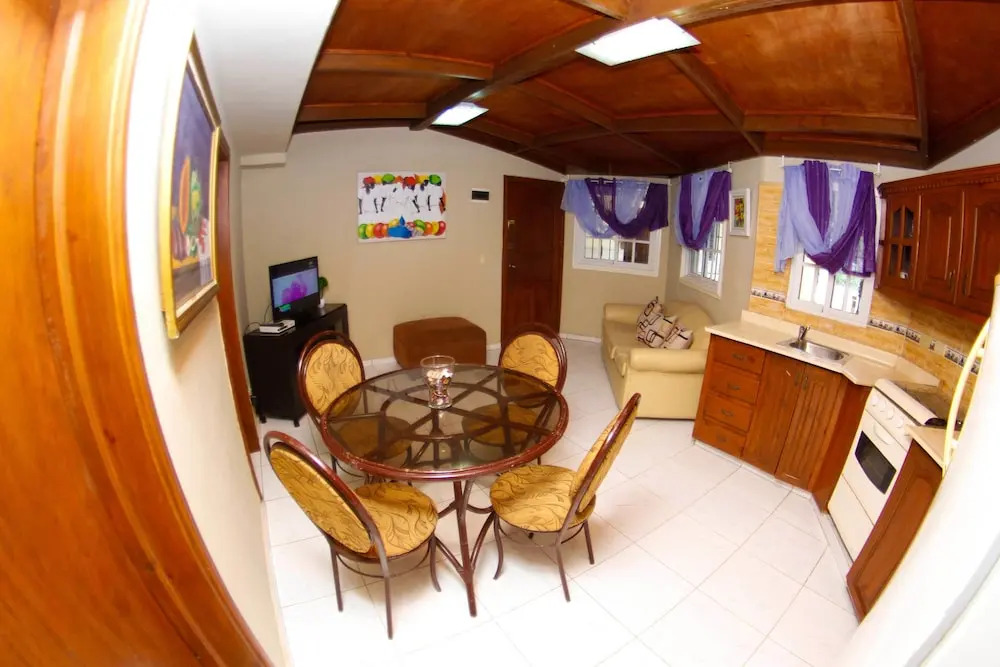Apartamentos Hostal Cayuco Boramar